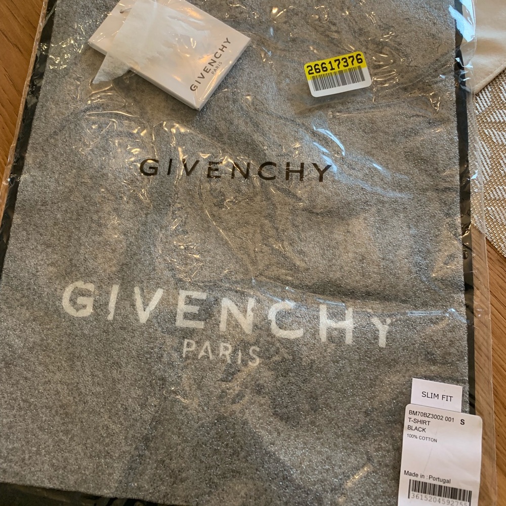 GIVENCHY Vintage Logo Slim Fit T-Shirt Black - Picture 6 of 8